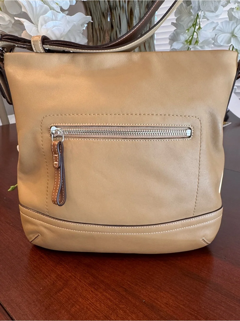 Coach Beige Leather Shoulder Bag with Coach Charm - Picture 2 of 10